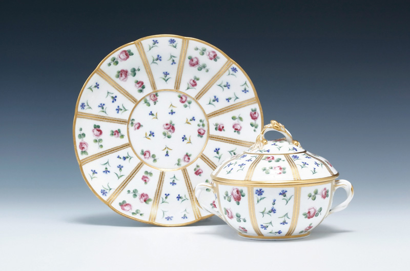 色絵金彩花文スープ鉢 妃たちのオーダーメイド セーヴル フランス宮廷の磁器 -マダム・ポンパドゥール、マリー=アントワネット、マリー=ルイーズの愛した名窯- 細見美術館 京都