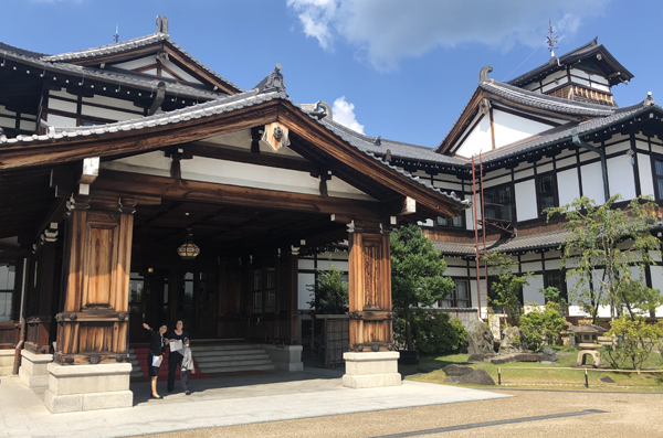 華めく洋食器 大倉陶園100年の歴史と文化 京都 細見美術館